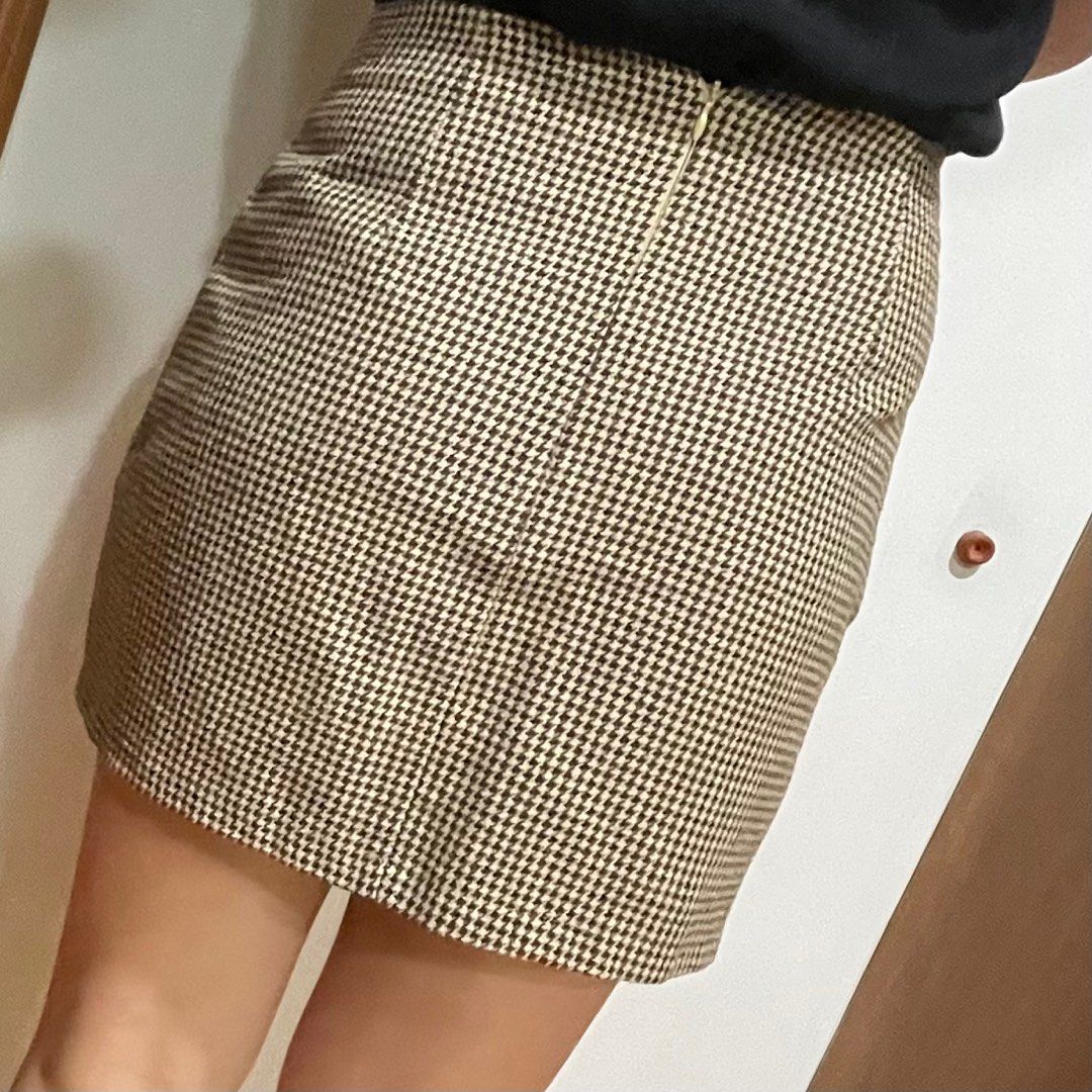 Beige 2025 houndstooth skirt