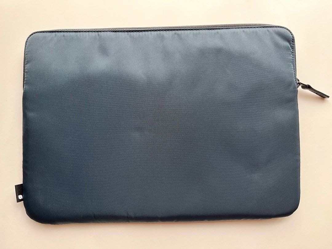 Incase 13 inch Laptop Sleeve, Computers & Tech, Parts & Accessories