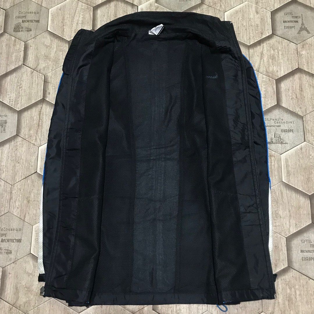 jaket training nike
