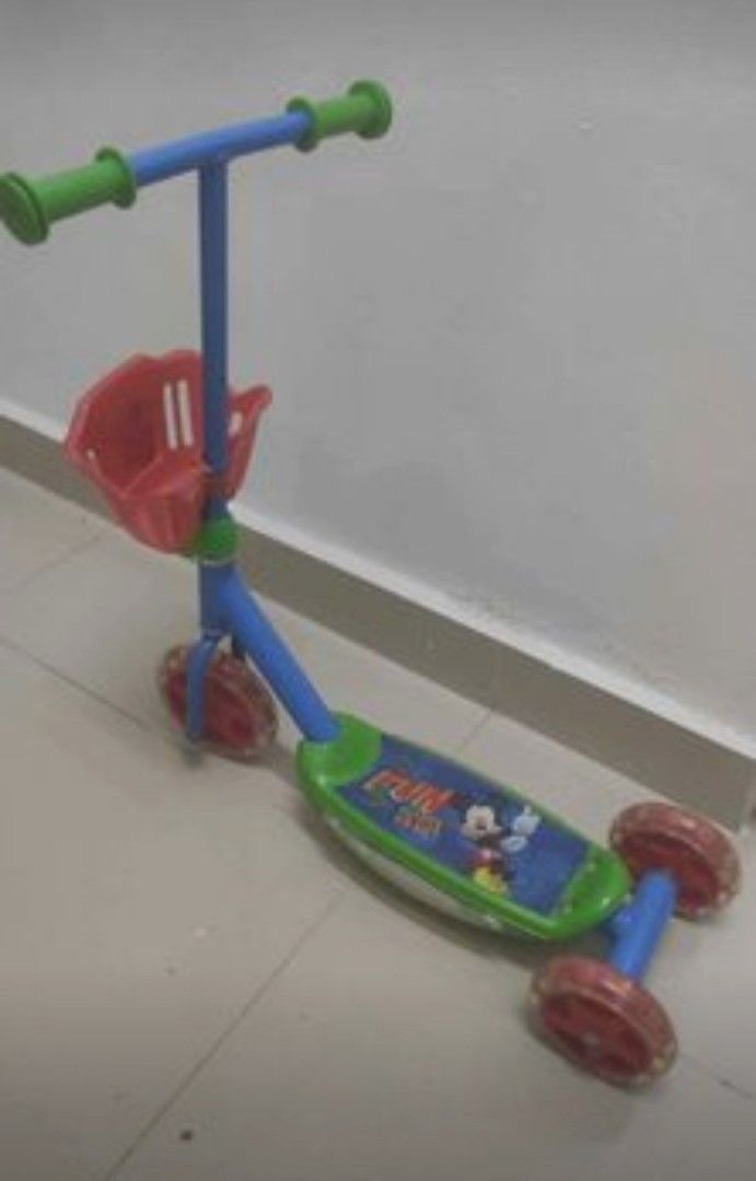 Toy kingdom cheap scooter price