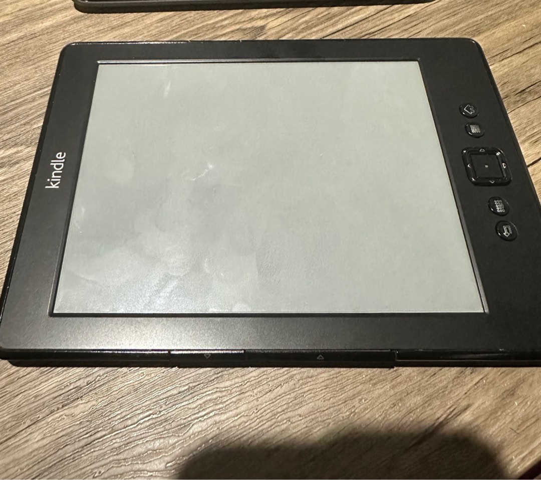 Kindle 5th generation, Mobile Phones & Gadgets, E-Readers on Carousell