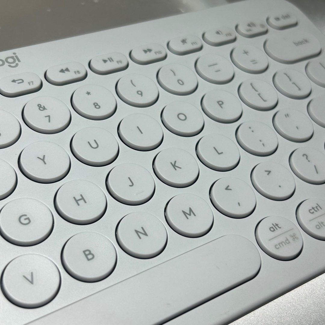 Logitech K380 Wireless Multi-Device Keyboard [in white] (Category: Computer Keyboard) located in Manila. Submitted by ekss11 (Listing ID 1250175417, Image 1). Description: Logitech K380 Wireless Multi-Device Keyboard for Windows, Apple iOS,Apple TV android or ChromeTablet ⚪️mop: gcash/bank transfer (bdo) ⚪️ no issues, in perfect condition (with original box) ⚪️ bought originally in Microvalley for P1999 ⚪️ used only for a few times ⚪️ rfs need ex