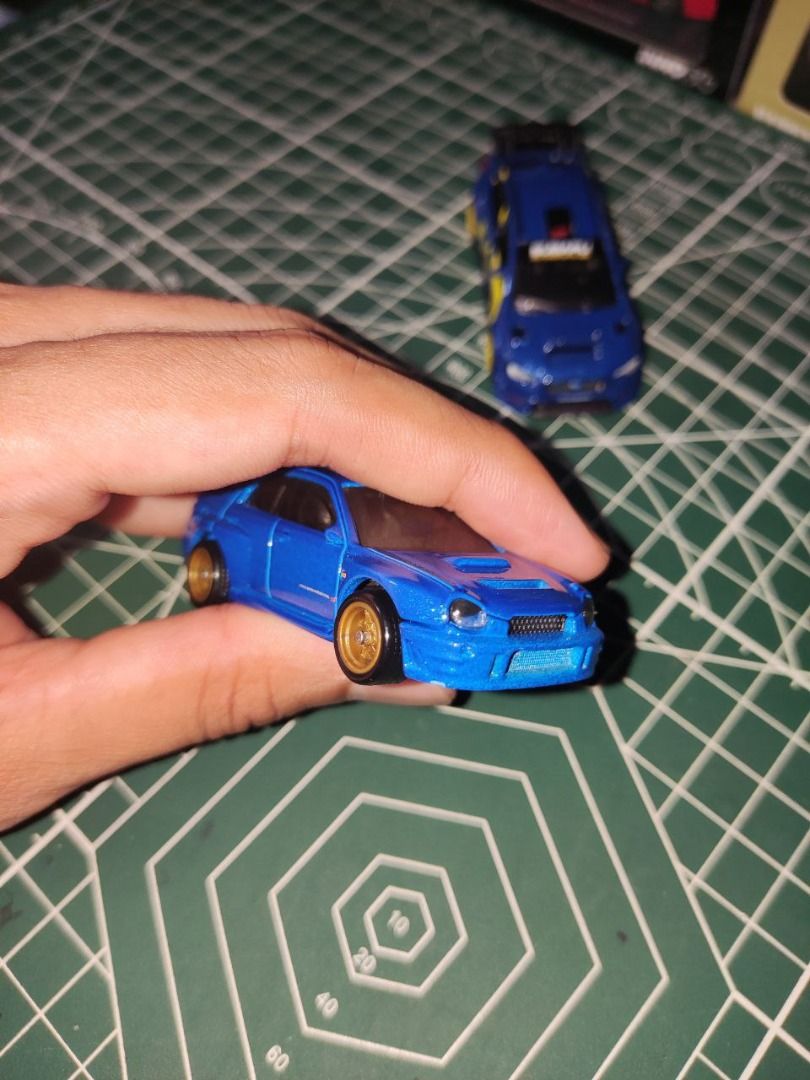 LOT LOOSE HOT WHEELS PREMIUM CARS & DONUTS SUBARU IMPREZA WRX (BUGEYE