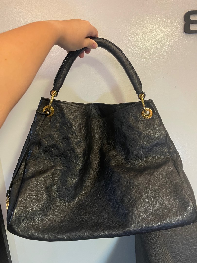 Louis Vuitton LV Empriente Artsy MM Black Noir Embossed Monogram Leather  Hobo Bag, Luxury, Bags & Wallets on Carousell