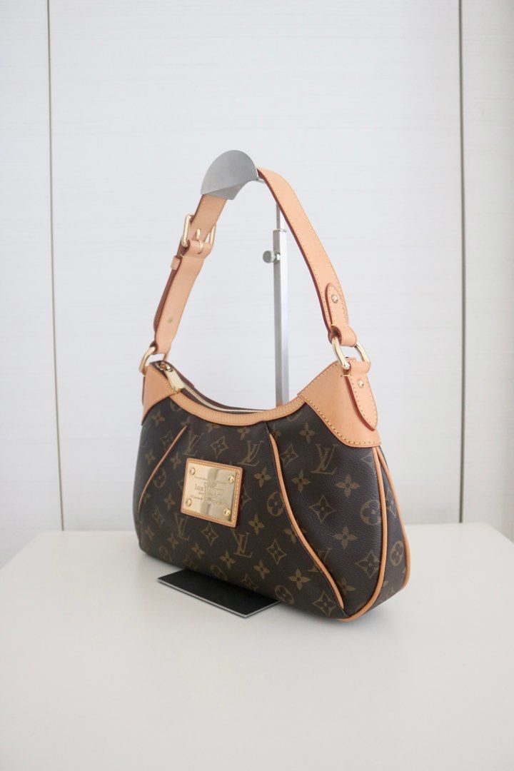 Louis Vuitton Thames PM Monogram Shoulder Handbag, Luxury, Bags & Wallets  on Carousell