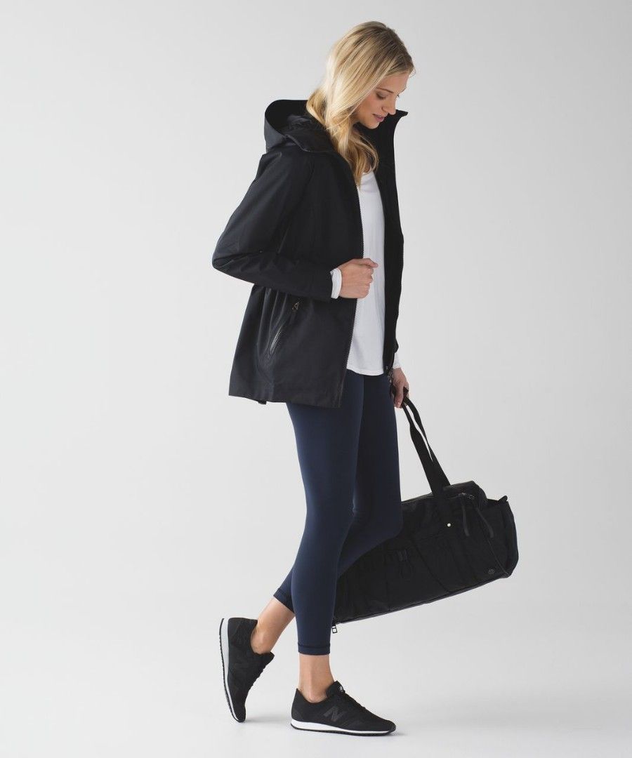 LULULEMON Rain for Daze Jacket II Black Rain Coat Women s Size 10