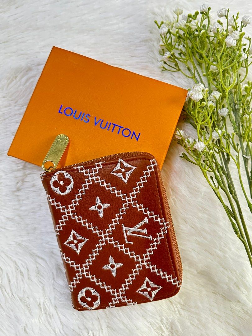 Lv card holder with zip, Men's Fashion, Watches & Accessories, Wallets & Card  Holders on Carousell