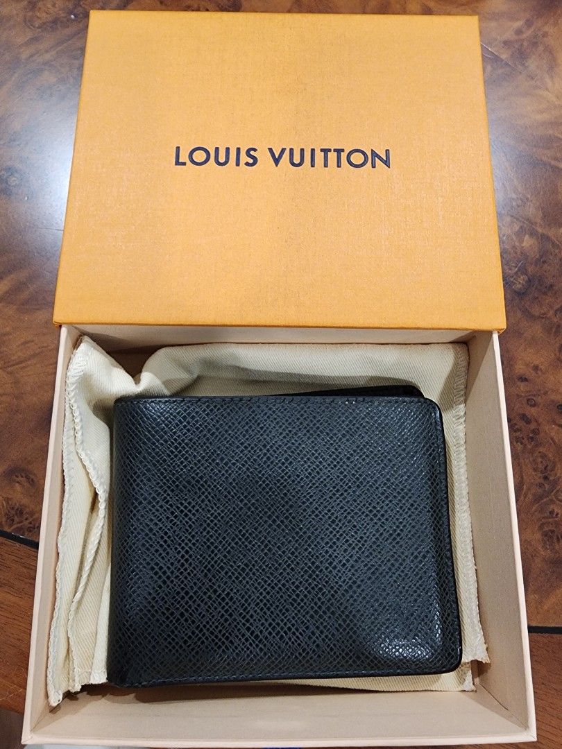 INSTOCK) LV Corgi Wallet / Card holder, Men's Fashion, Watches &  Accessories, Wallets & Card Holders on Carousell