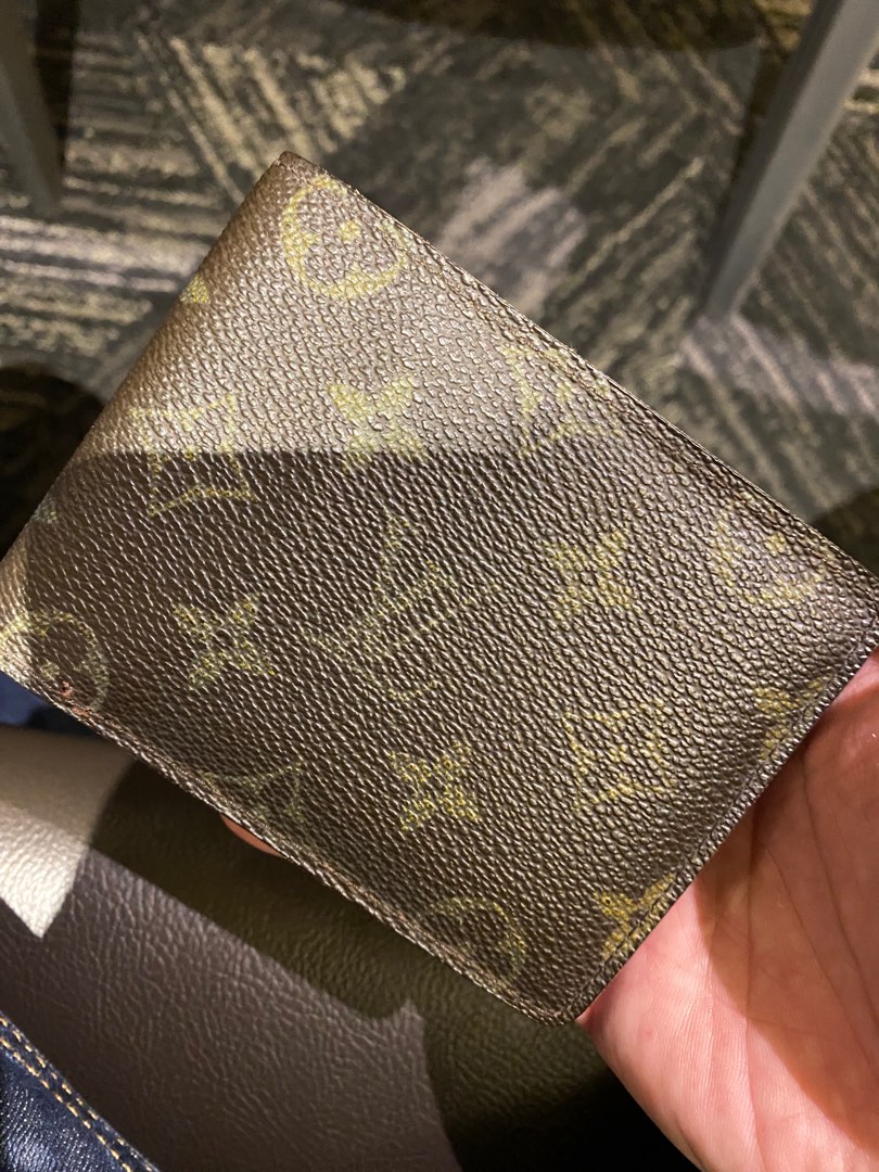 LV wallet Men MONOGRAM Louis Vuitton , Men's Fashion, Watches &  Accessories, Wallets & Card Holders on Carousell