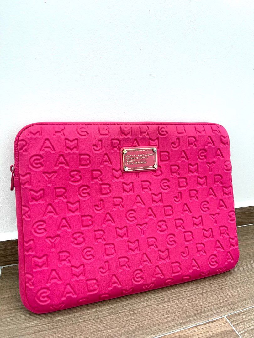 Marc jacobs hot sale laptop sleeve
