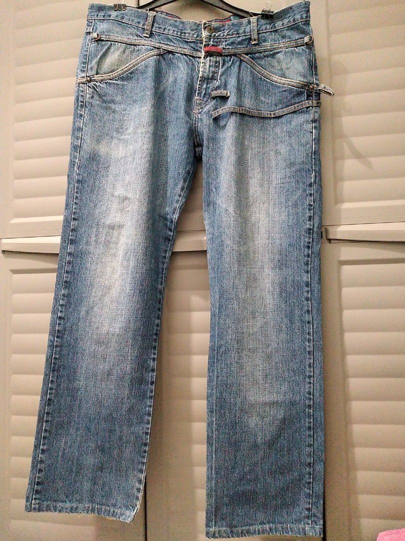 Marithe francois girbaud (Category: Jeans) located in Makati City. Submitted by kuysman (Listing ID 1250025582, Image 1). Description: 38 x 41.5" Only sensible questions are entertained.