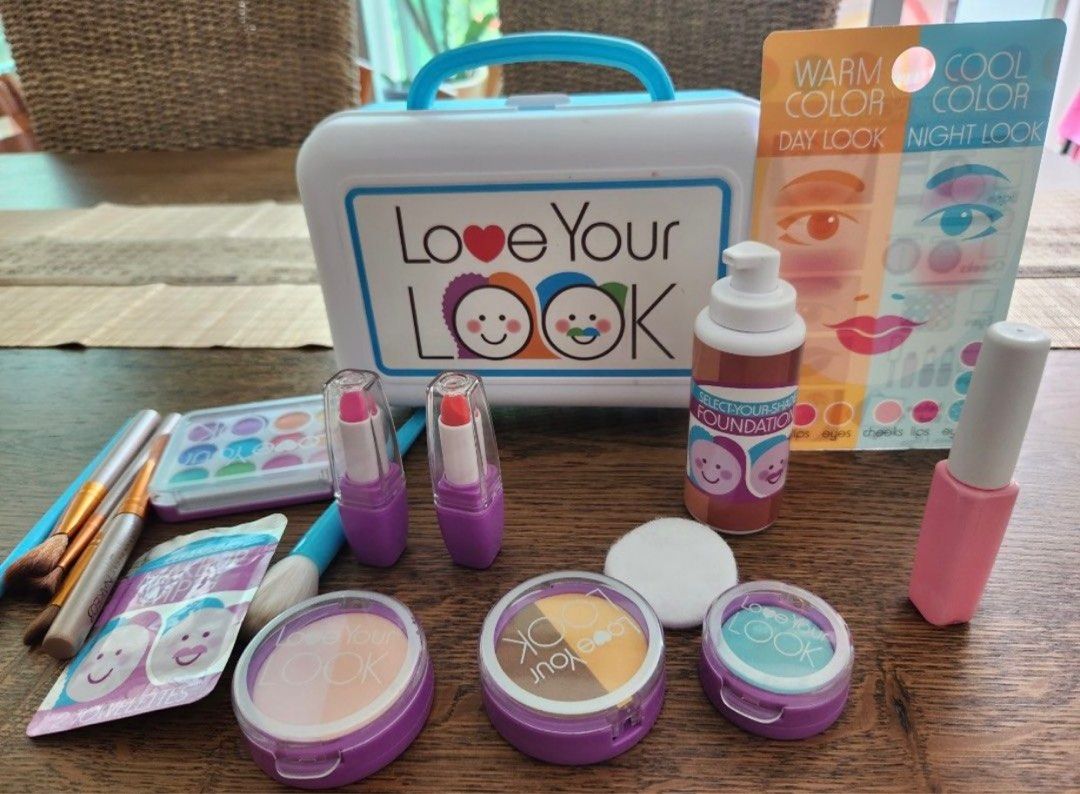 Melissa and Doug - Love Your Look - Makeup Kit Play Set : :  Toys & Games