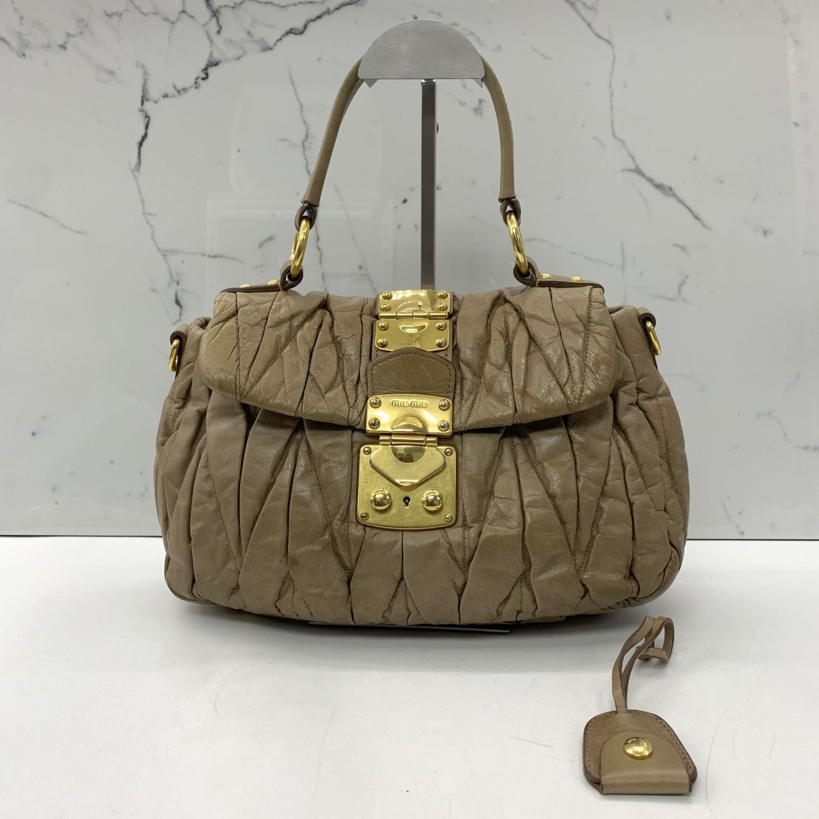 Leather handbag Miu Miu Brown in Leather - 23703774