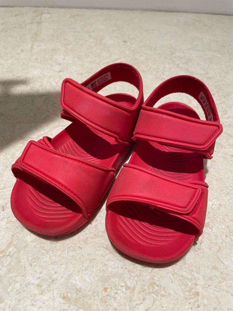 Adilette decathlon deals