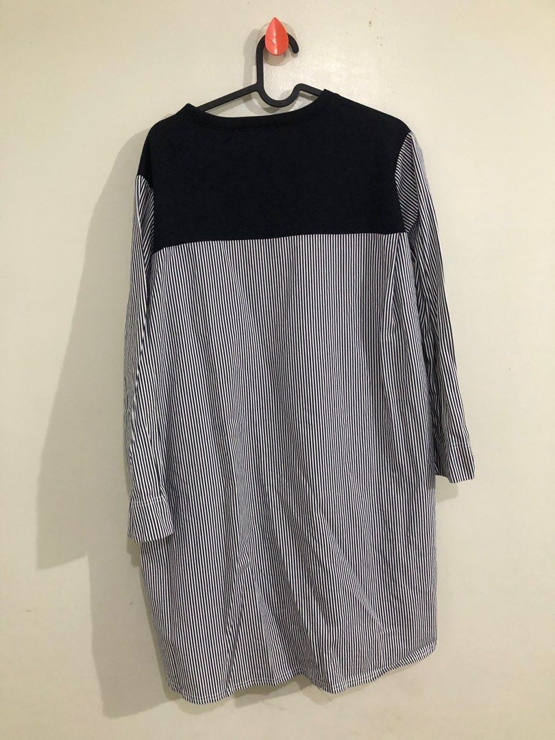 Navy Blue Long Sleeves (Category: Longsleeves) located in Manila. Submitted by deeclutter1 (Listing ID 1250123908, Image 2). Description: Bought in Korea. Never worn. .