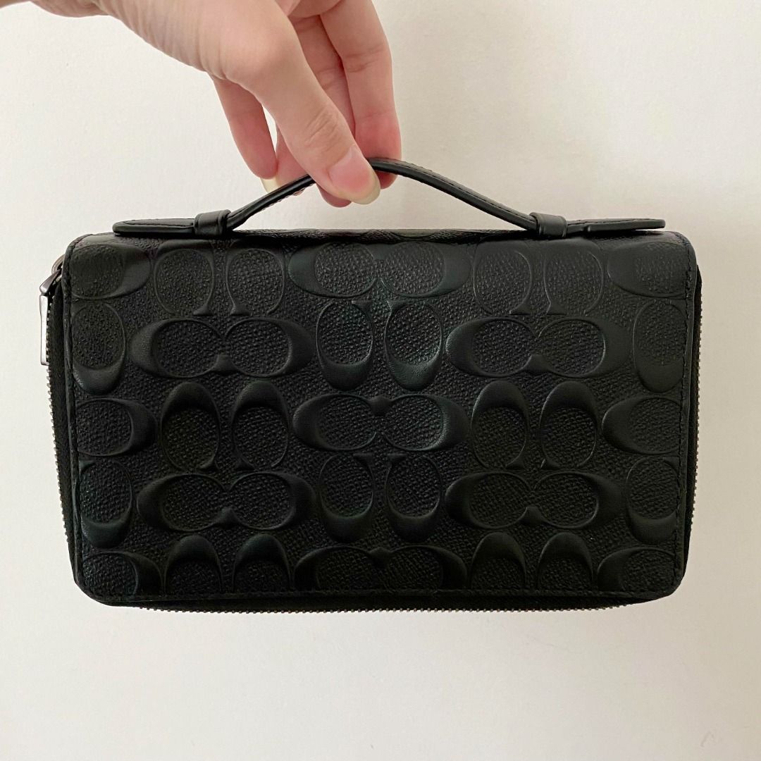 New Coach Original Black Embossed Collection DOUBLE ZIP TRAVEL ORGANIZER IN SIGNATURE LEATHER Travel Wallet With Top Handle For Men Come With Complete Set Suitable For Gift Luxury Bags Wallets on