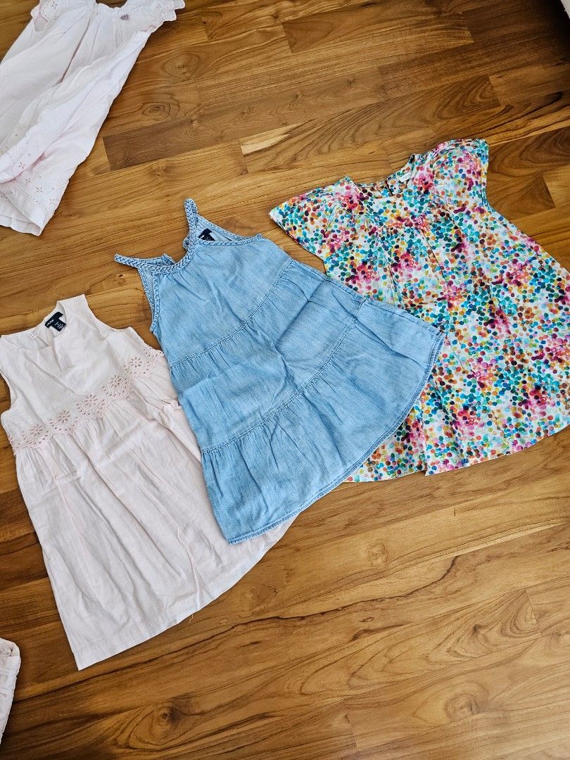Baby gap store summer clothes