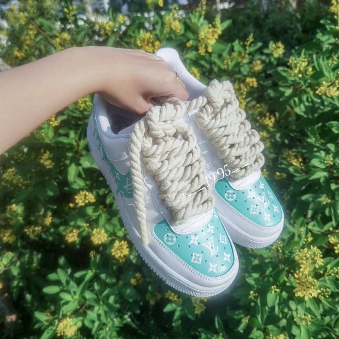 Where can store i customize shoes