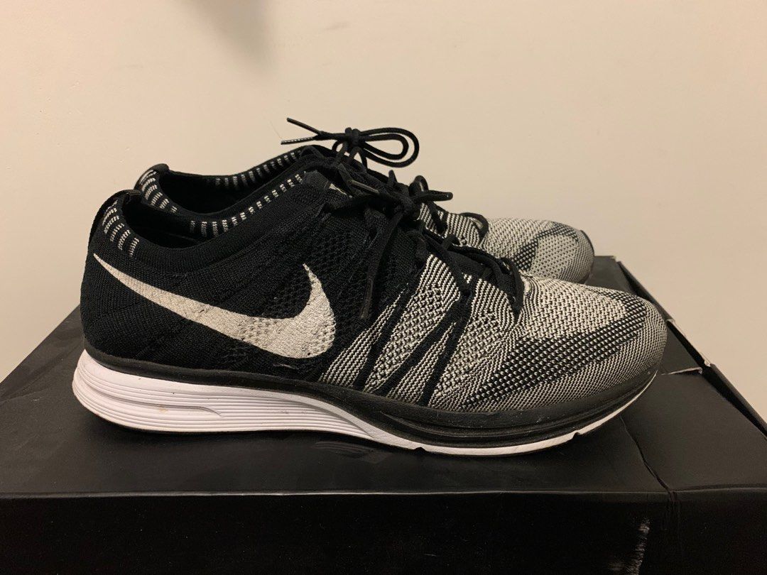 Nike flyknit hotsell trainer oreo價錢