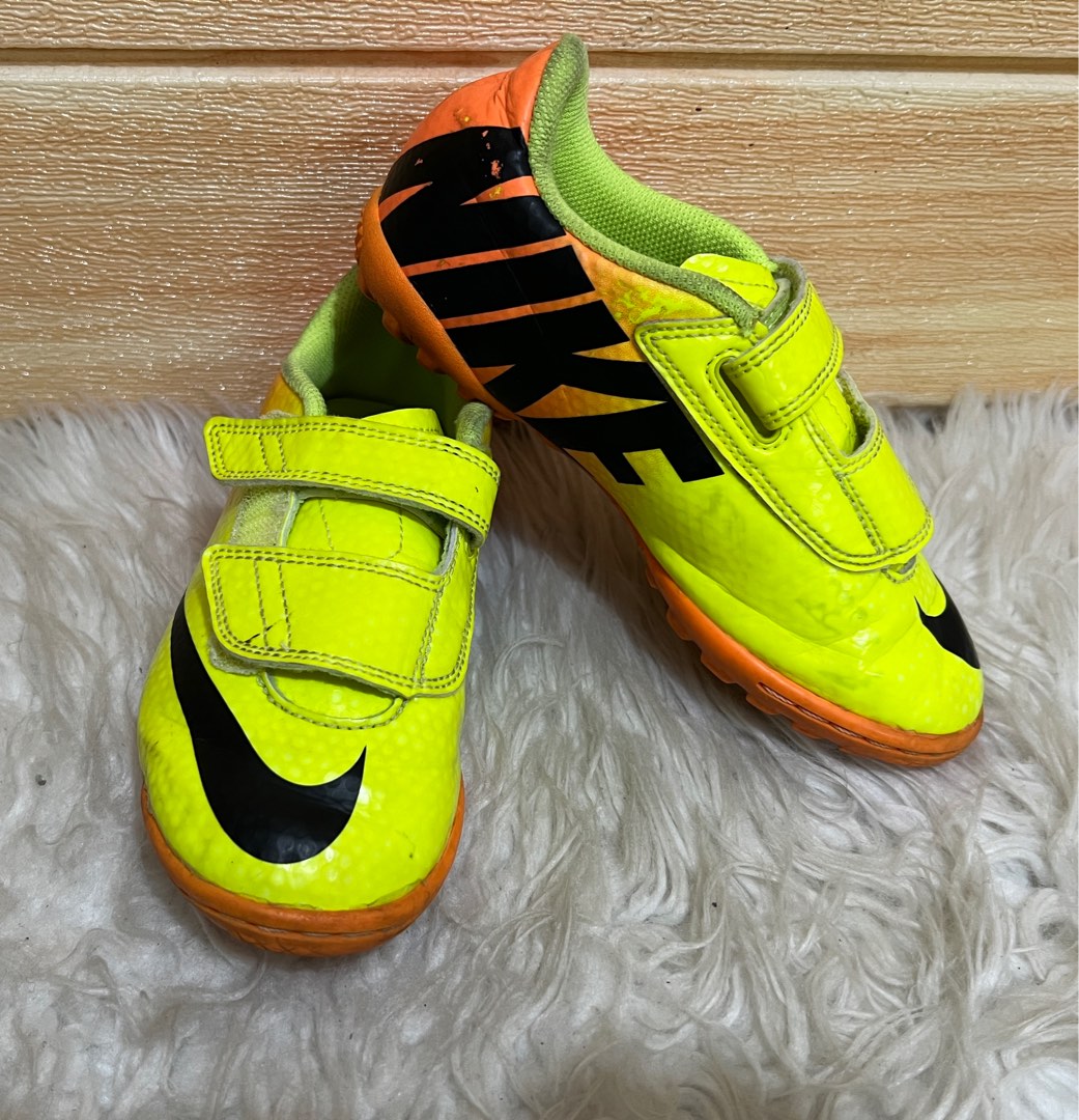 childrens nike 200