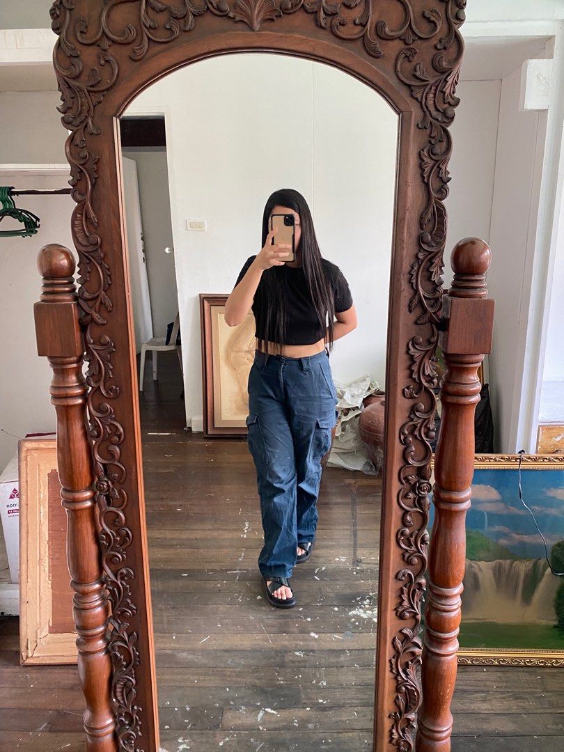 Old large mirror w/ narra frame (Category: Mirrors) located in Quezon City. Submitted by anjherga27 (Listing ID 1250164702, Image 3). Description: .