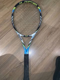Original Wilson juice 100 tennis racquet