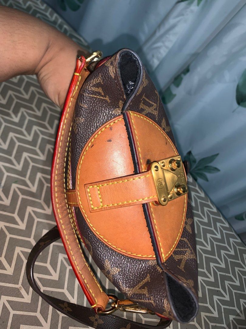 Louis Vuitton Sac Gibeciere Monogram Canvas Messenger Shoulder Bag Patina  Vachetta Oxidation Cracked Damaged Refurbishment - Reeluxs Bag Spa  Specialist Malaysia