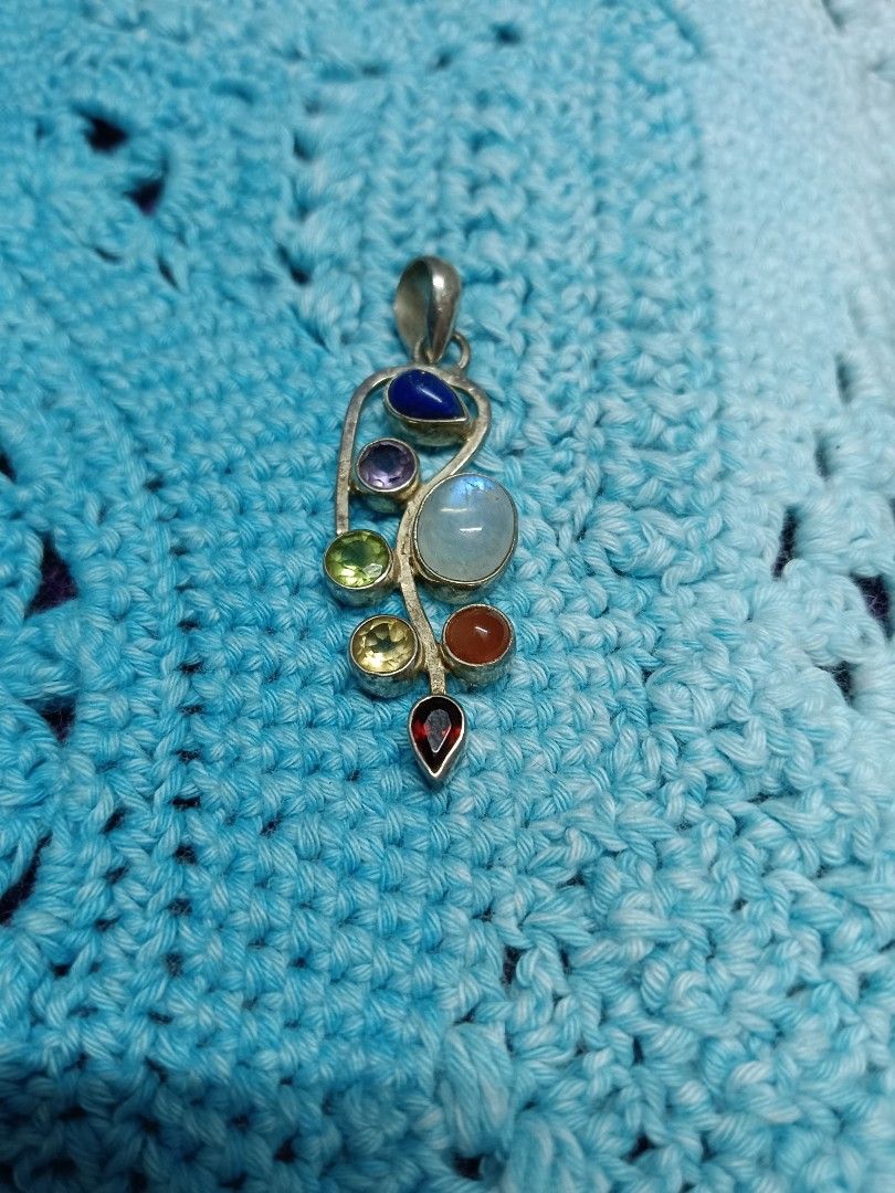 Pendant 7 chakra stones