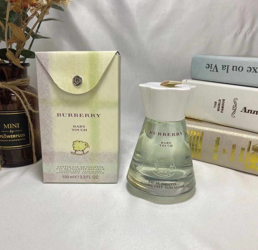 Burberry baby shop bottle gift set