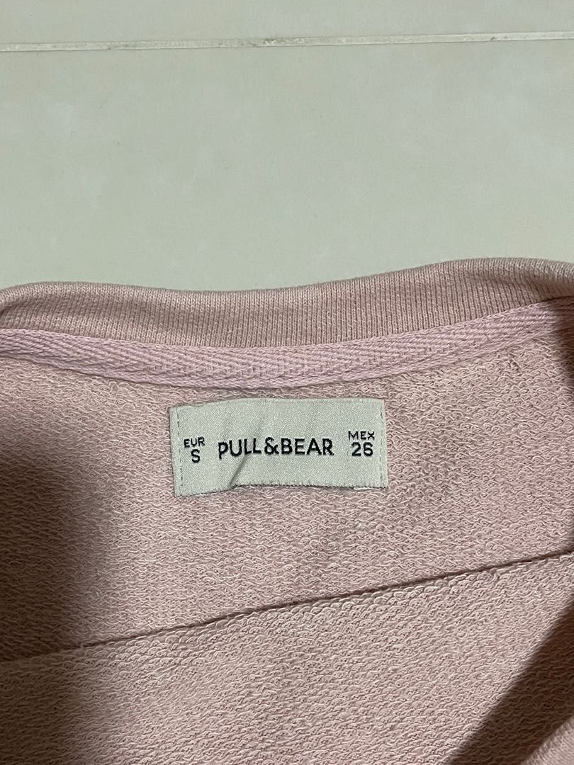 pull&bear pullover (Category: Longsleeves) located in Singapore. Submitted by georgetownn (Listing ID 1250121343, Image 2). Description: .