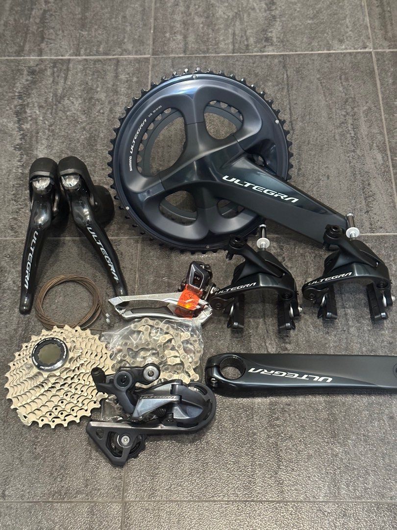 Full shimano ultegra R8000 rim brake groupset, Sports Equipment