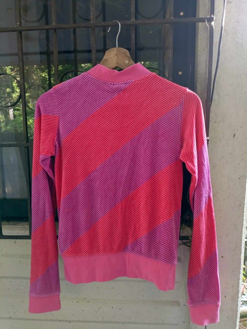 Ripcurl jacket (Category: Coats, Jackets and Outerwear) located in Taguig. Submitted by madisam (Listing ID 1249989392, Image 2). Description: Preloved Original. Size:XS.