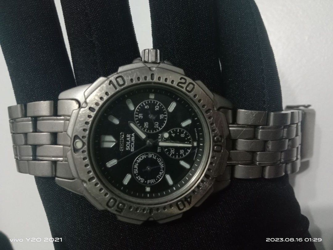Seiko chronograph store titanium 200m