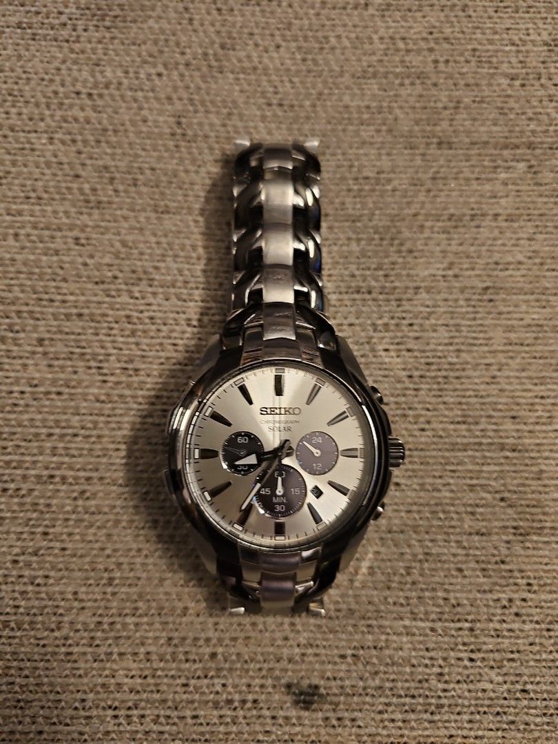 Seiko V175 0EK0 watch Luxury Watches on Carousell