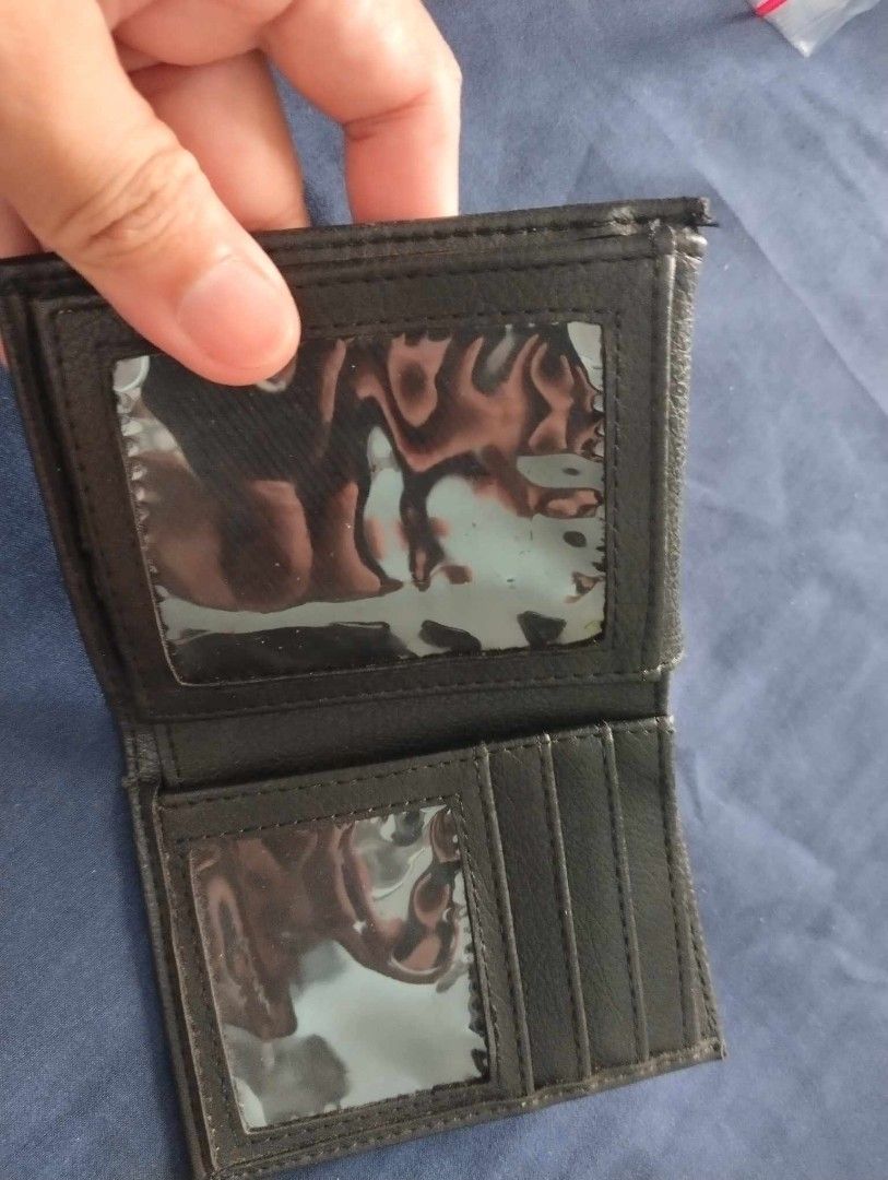 Seiko Wallet (Category: Wallets & Card Holders) located in Valenzuela. Submitted by jffrymnd (Listing ID 1250013147, Image 2). Description: Almost new RFS decluttering.