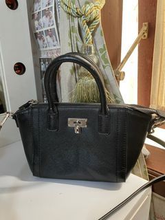 Sling bag