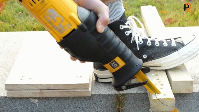 Replacement battery for dewalt 18v drill deals