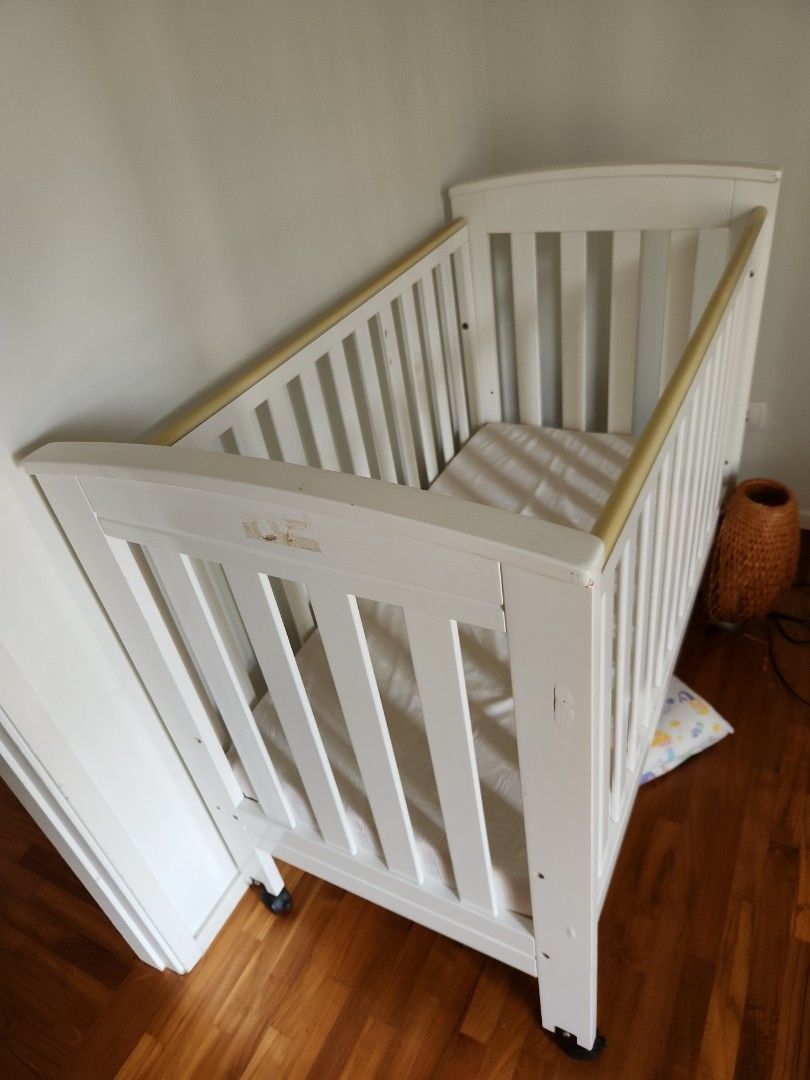 Sturdy baby cot, Babies & Kids, Baby Nursery & Kids Furniture, Cots