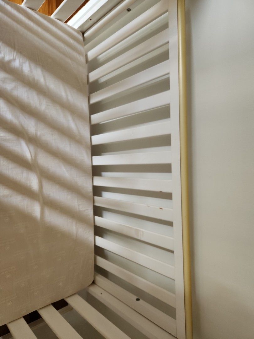 Sturdy baby cot, Babies & Kids, Baby Nursery & Kids Furniture, Cots