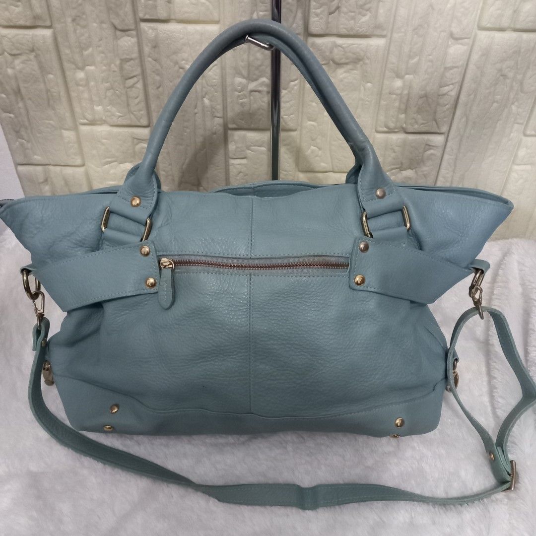 TAS KULIT GAJAH HANDLE BAG LENGKAP TALPAN (Kategori: Tas & Dompet Wanita) berada di Padang. Dikirim oleh mozka_shop (ID iklan 1250184504, Gambar 3). Deskripsi: Tas kulit gajah, kulit mantul no brand warna cakep ada 5 kaki bawah tas lengkap tali panjang yg bisa di adjuts Size Medium P:35-50 L:18 T:28.