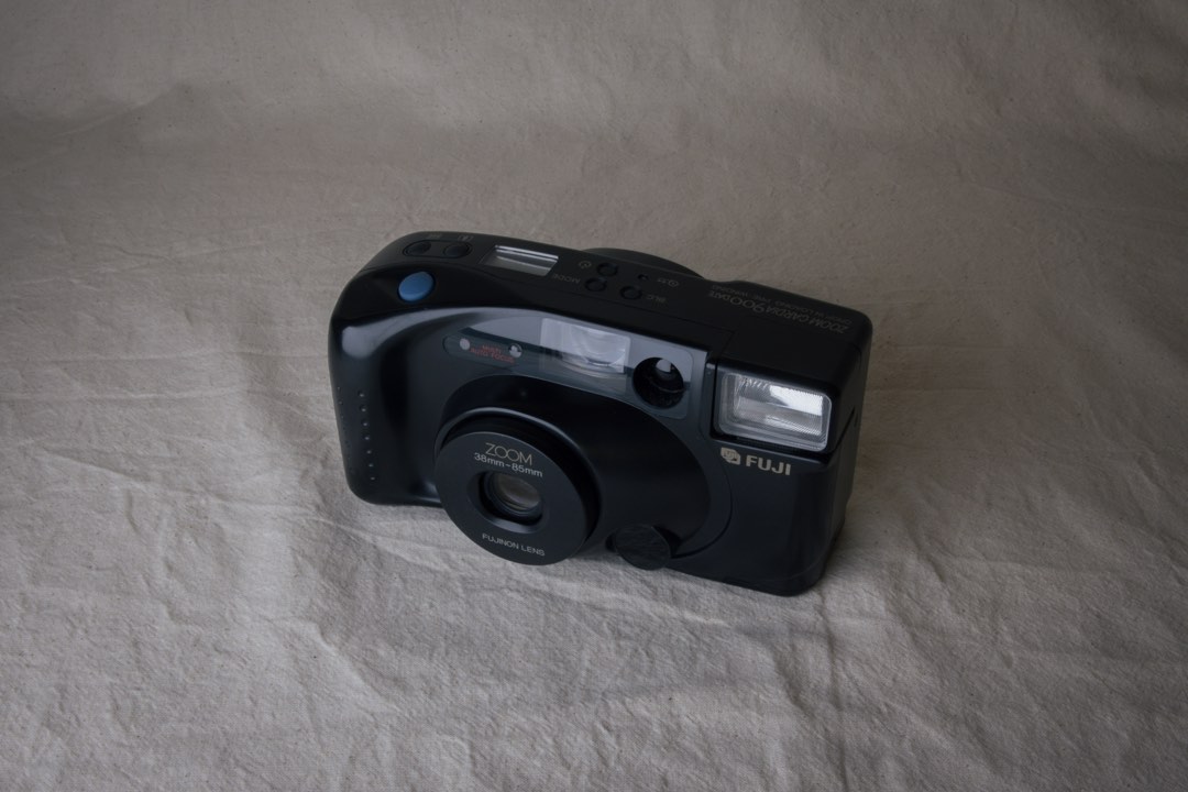 TESTED Fuji Zoom Cardia 900 Date 35mm Film Camera