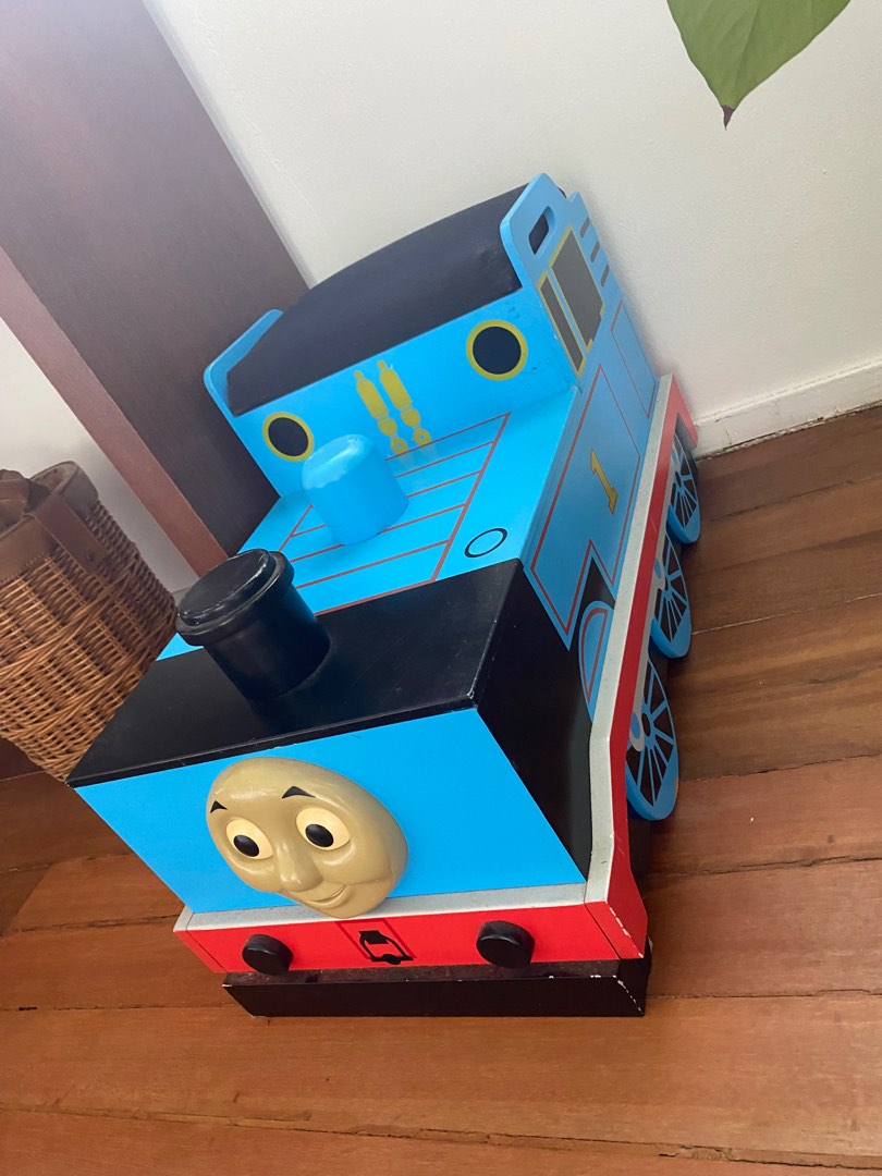 Thomas tank storage box clearance