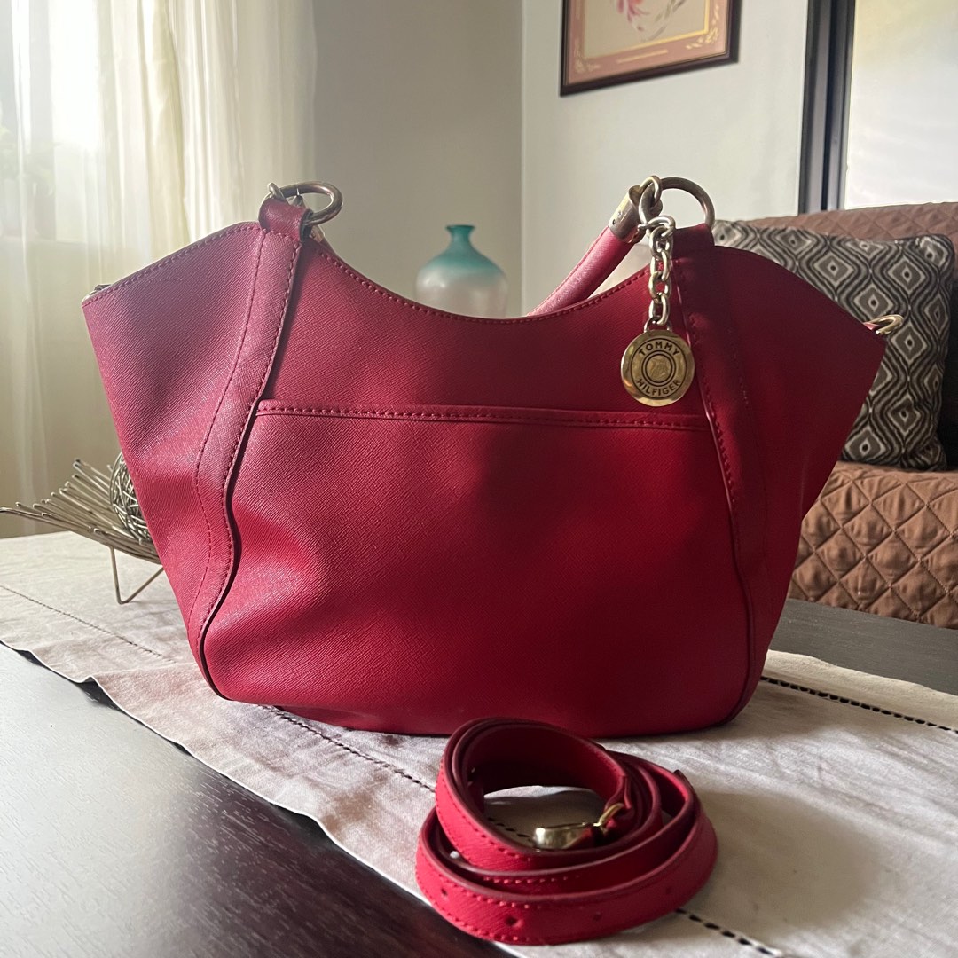 Tommy Hilfiger Bag, Luxury, Bags & Wallets on Carousell