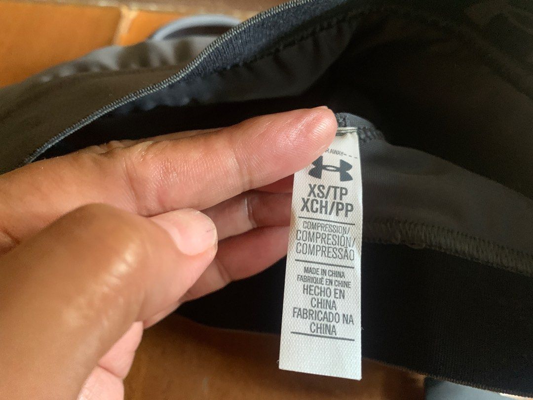 UA sports bra (Category: Activewear) located in Pasig City. Submitted by lizzy_ph (Listing ID 1249997652, Image 3). Description: Decluttering.