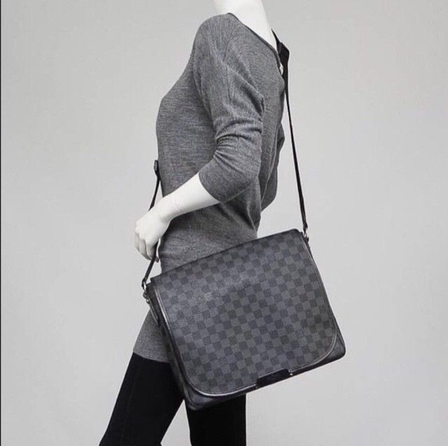 Louis Vuitton Vintage - Damier Graphite Daniel MM Bag - Grey