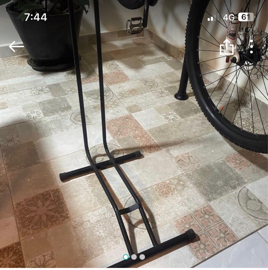 Used bike outlet stand
