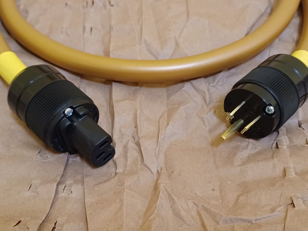 Van Den Hul The Mainstream Hybrid power cable, Audio, Other Audio Equipment on Carousell