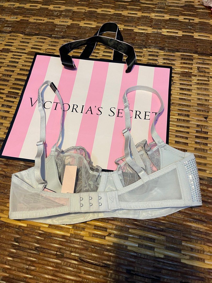Victoria's Secret 30B/32A, Women's Fashion, New Undergarments & Loungewear  on Carousell