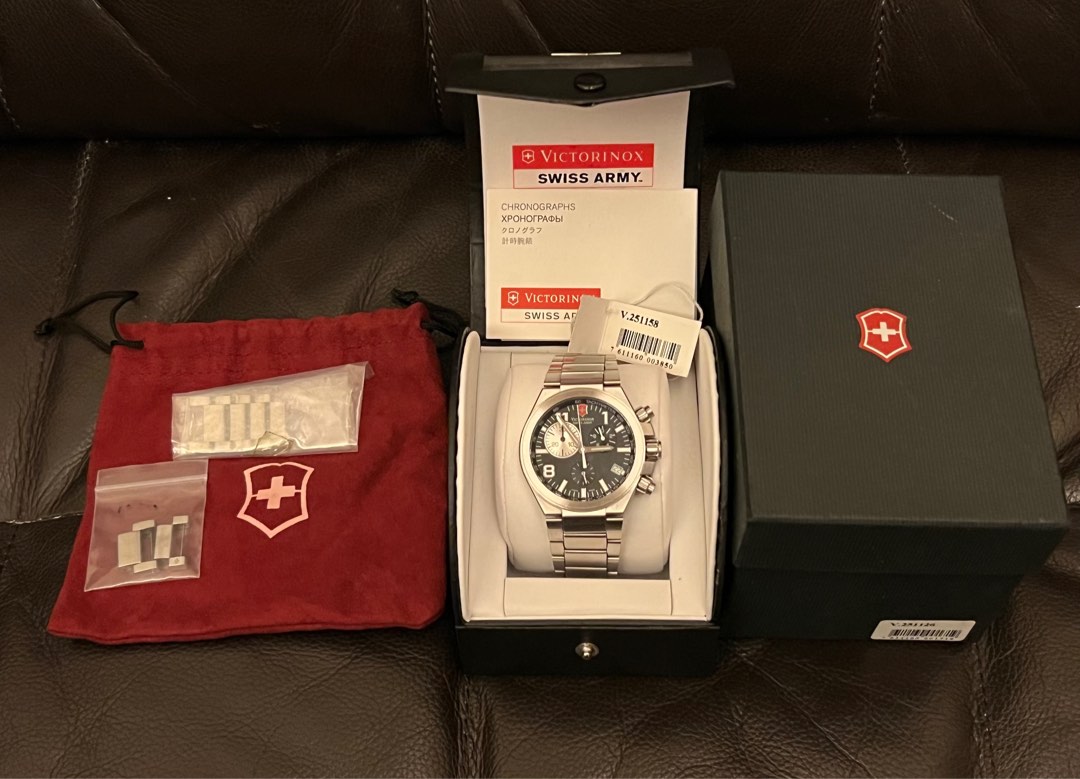 Victorinox Swiss Army Quartz Chronograph Ref. V251158 Check out my Tudor Rolex collection also Carousell
