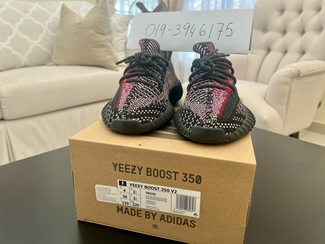Yeezy boost 220 hot sale